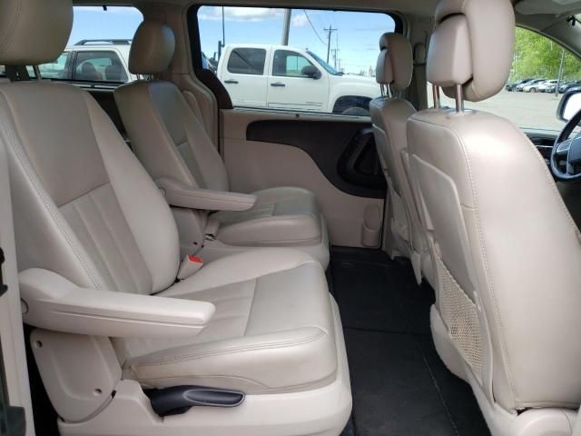 2012 Chrysler Town & Country Touring L