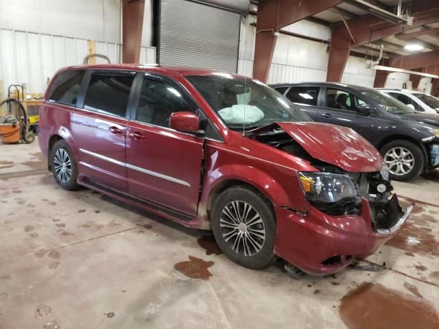 2014 Chrysler Town & Country S