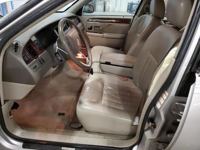 2004 Lincoln Town Car Executive