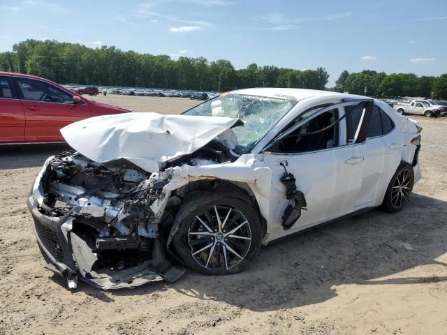 2022 Toyota Camry SE