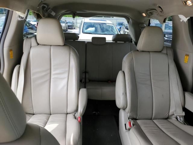 2014 Toyota Sienna XLE