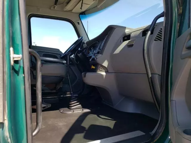 2018 Kenworth Construction T880