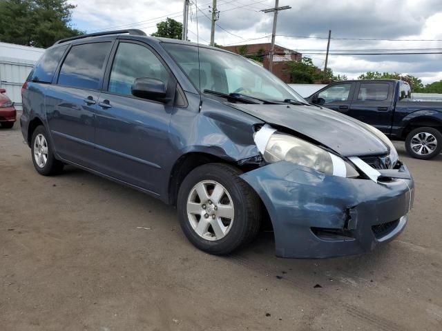 2009 Toyota Sienna CE