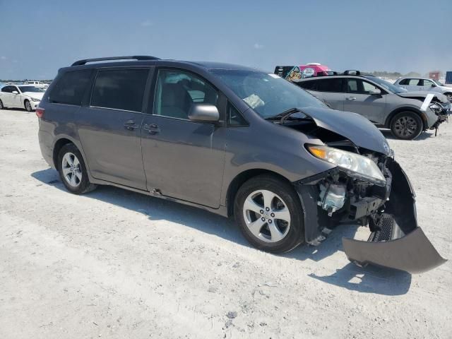 2017 Toyota Sienna LE