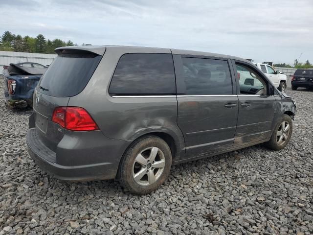 2010 Volkswagen Routan SE