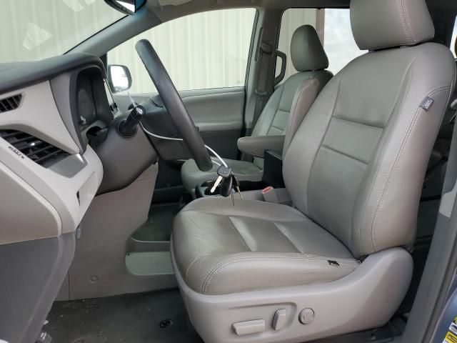 2015 Toyota Sienna LE