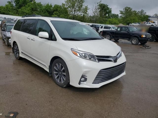 2018 Toyota Sienna XLE