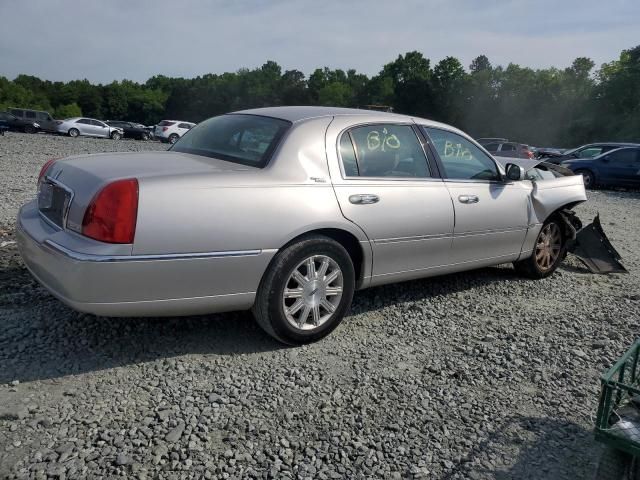 2010 Lincoln Town Car Signature Limited