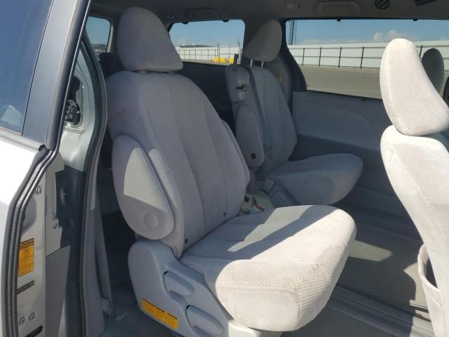 2013 Toyota Sienna LE