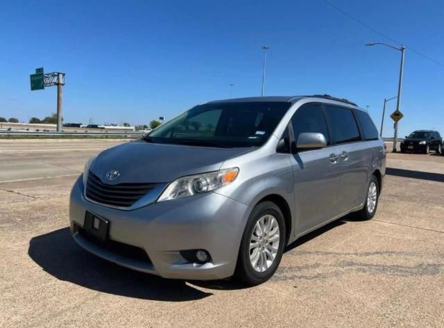 2013 Toyota Sienna XLE