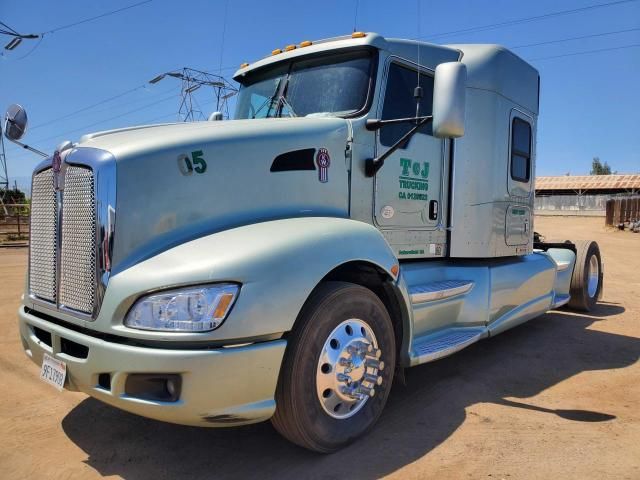 2010 Kenworth Construction T660