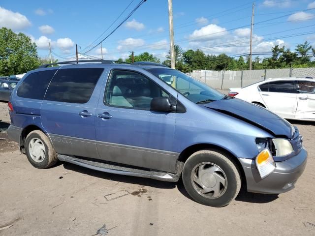 2002 Toyota Sienna LE