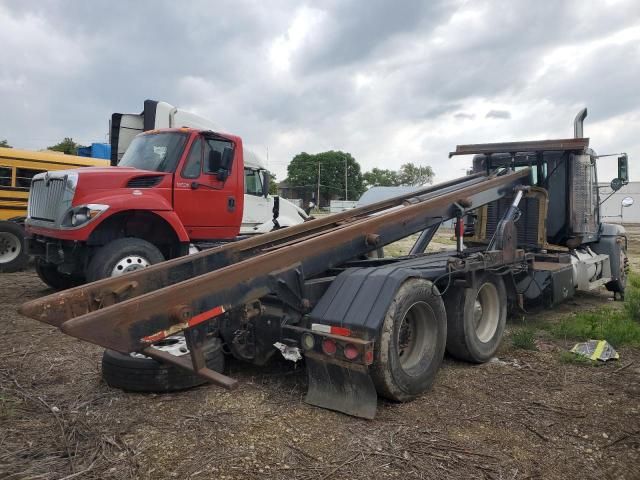 2001 Freightliner Conventional FLD120