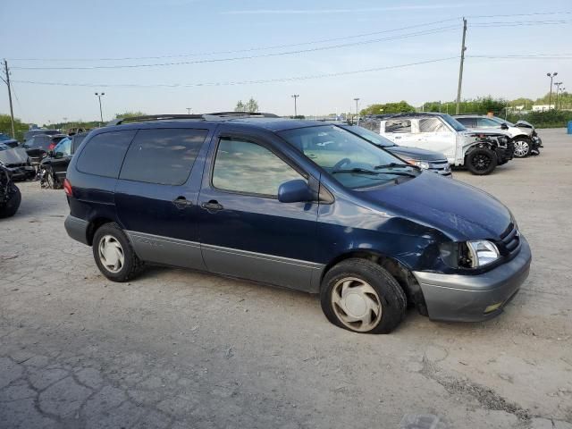 2001 Toyota Sienna LE