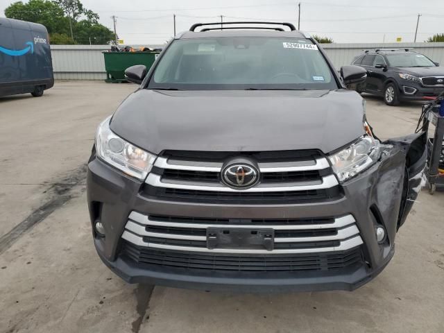 2017 Toyota Highlander SE