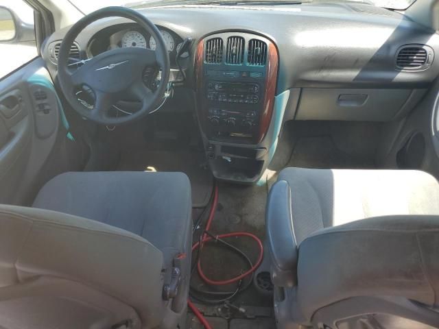 2007 Chrysler Town & Country LX