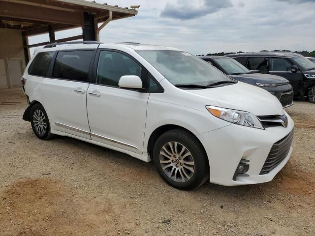 2020 Toyota Sienna XLE