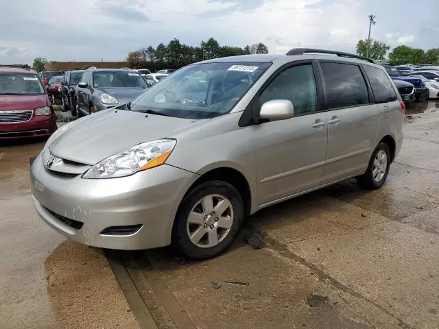 2008 Toyota Sienna XLE