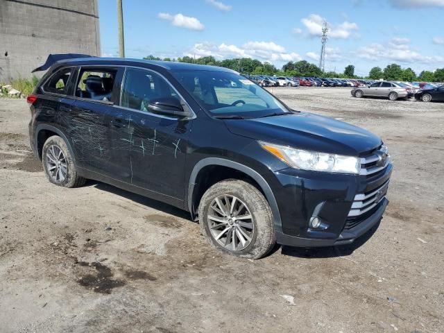 2017 Toyota Highlander SE