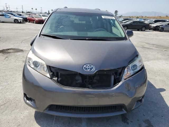 2012 Toyota Sienna XLE