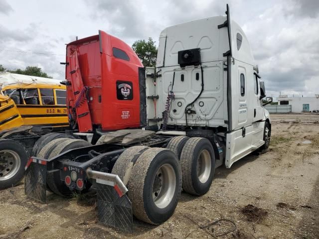 2019 Freightliner Cascadia 126