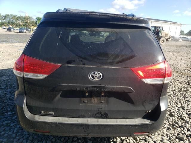 2011 Toyota Sienna LE