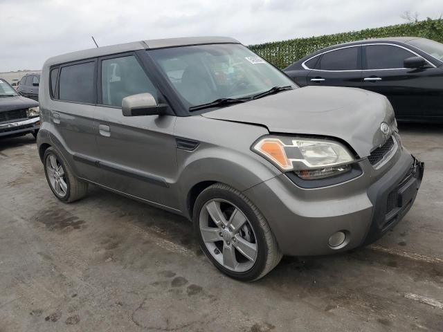 2010 KIA Soul +