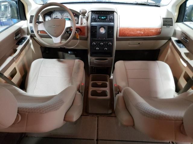 2008 Chrysler Town & Country LX