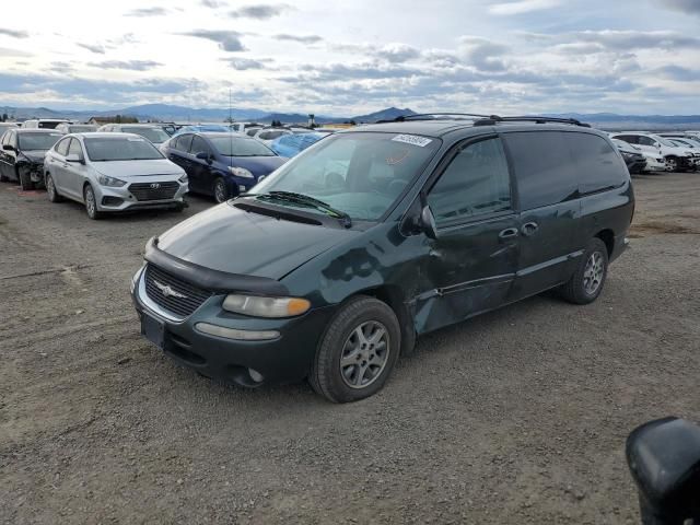 2000 Chrysler Town & Country LX