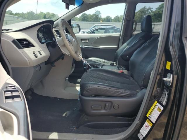 2011 Toyota Sienna Sport