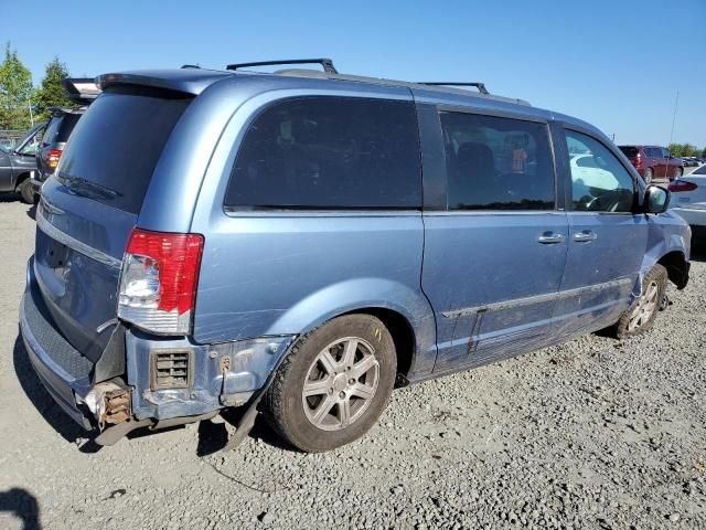 2011 Chrysler Town & Country Touring