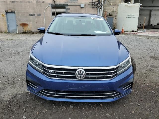 2017 Volkswagen Passat R-Line