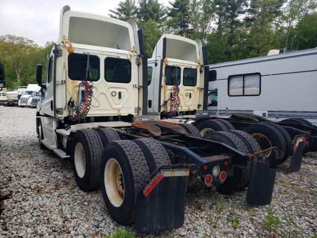 2021 Freightliner Cascadia 126