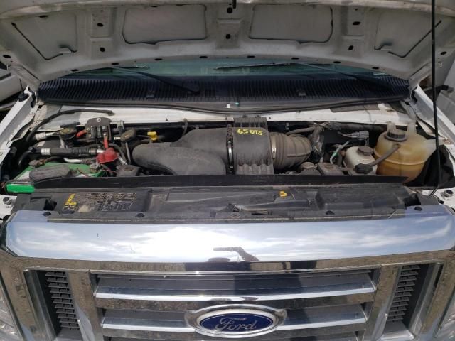 2016 Ford Econoline E350 Super Duty Cutaway Van