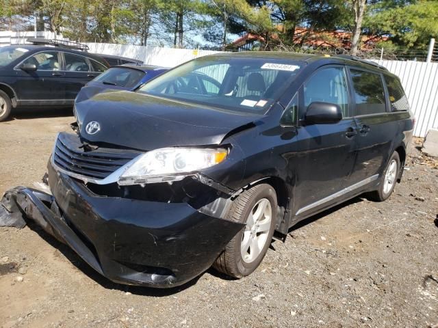 2017 Toyota Sienna LE