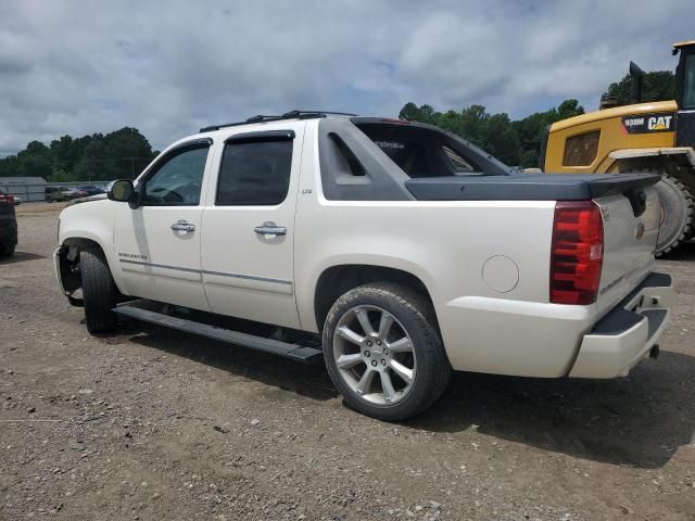 2011 Chevrolet Avalanche LTZ