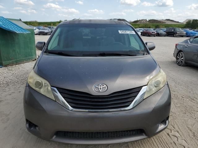 2011 Toyota Sienna LE