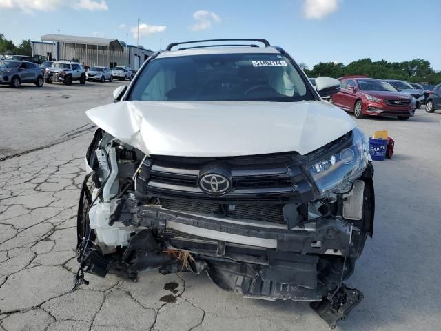 2019 Toyota Highlander SE