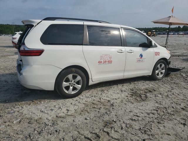 2017 Toyota Sienna LE