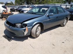 Salvage vehicles for parts for sale at auction: 2001 Toyota Camry LE