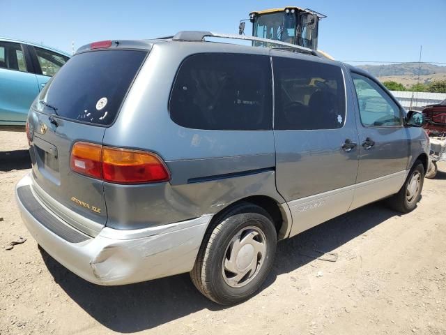 2000 Toyota Sienna LE