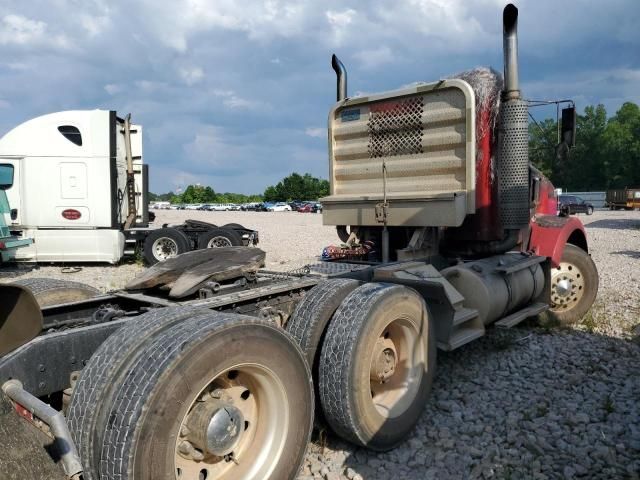 2005 Kenworth Construction T800