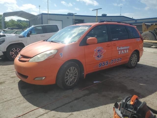 2010 Toyota Sienna XLE