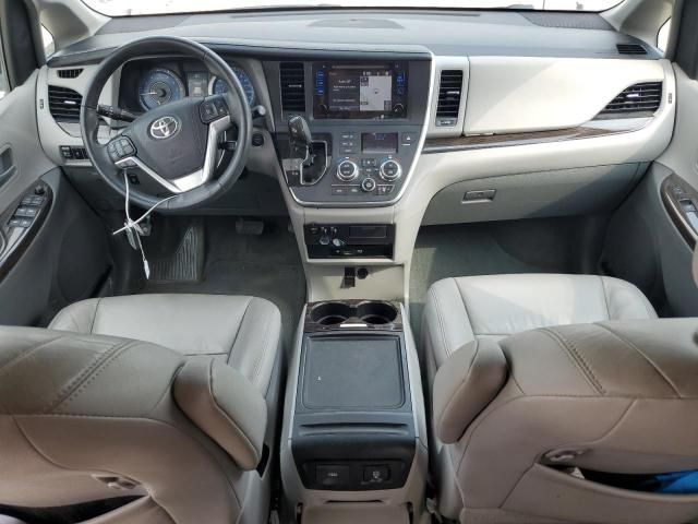 2016 Toyota Sienna XLE