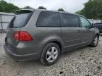 2010 Volkswagen Routan SE