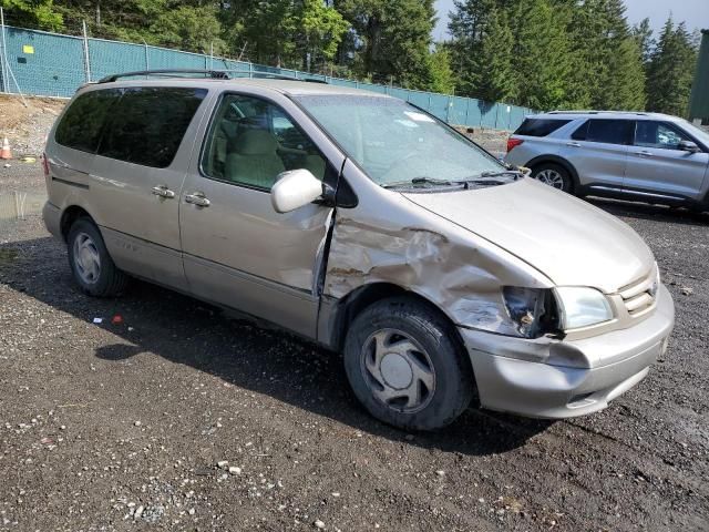 2002 Toyota Sienna LE