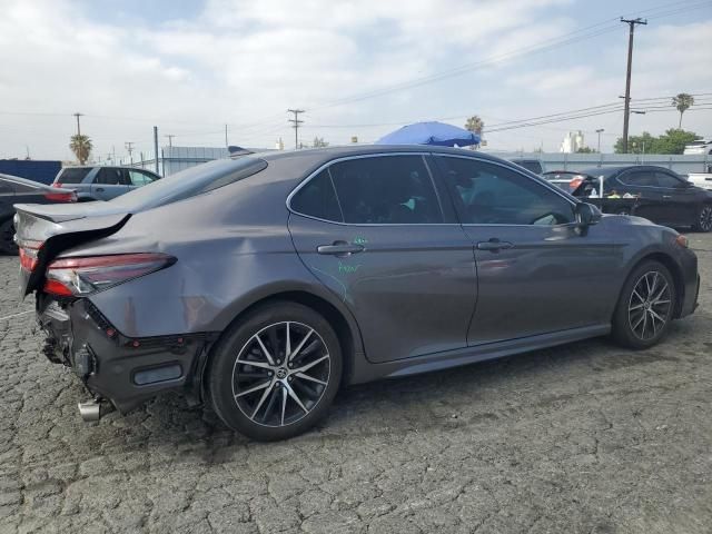 2022 Toyota Camry SE