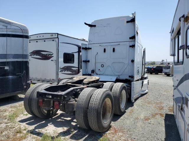 2021 Freightliner Cascadia 126