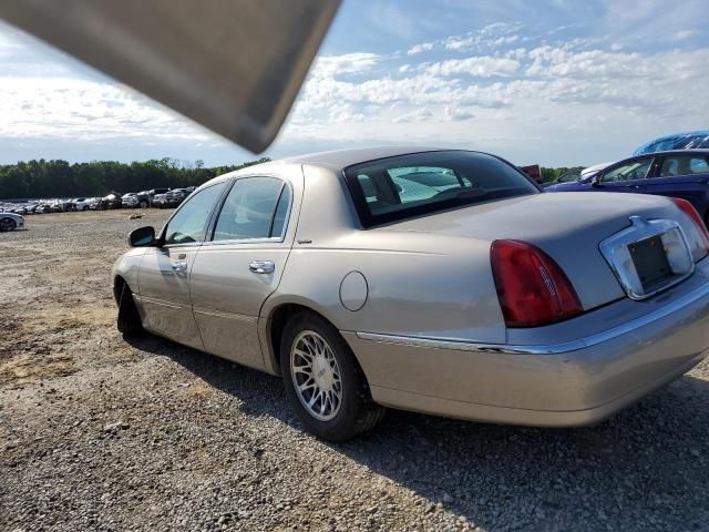 2002 Lincoln Town Car Signature