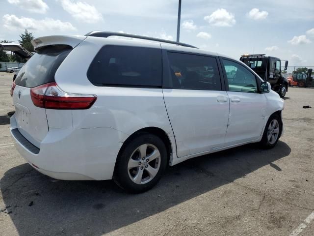 2016 Toyota Sienna LE